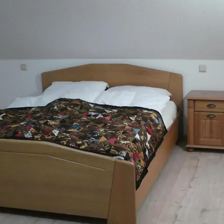 Haus Unter D. Eichen Am Stettiner Haff 公寓 *