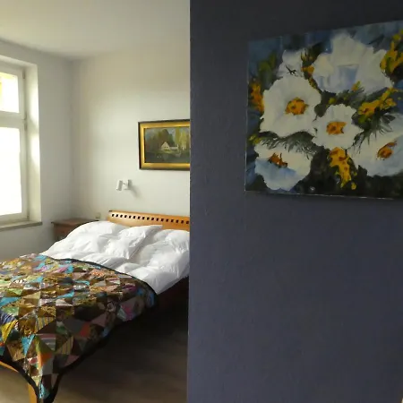 Haus Unter D. Eichen Am Stettiner Haff 公寓 *