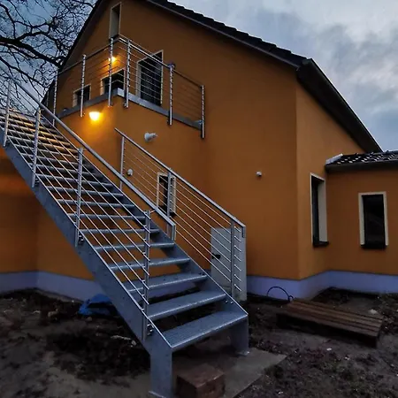 Haus Unter D. Eichen Am Stettiner Haff